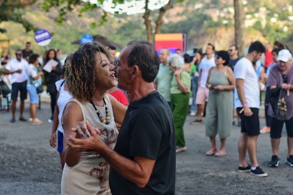 Fest Gastronomia: público dançou ao som do Na Intimidade do Samba por Vitor Jubini