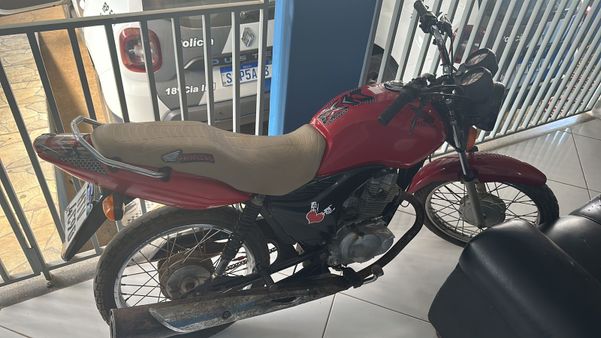 Moto recuperada pela Polícia Militar em Vila Valério