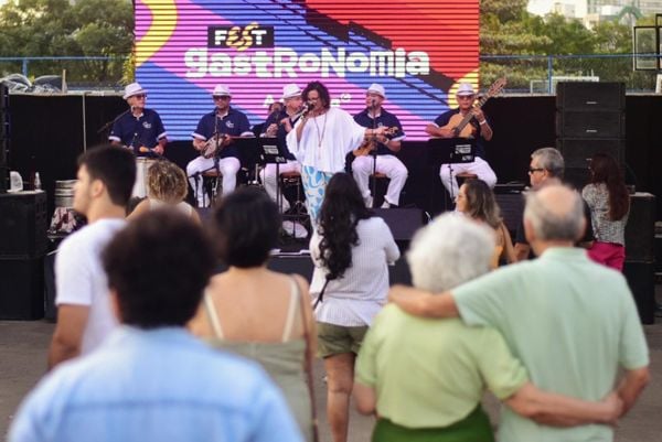 Na Intimidade do Samba encerra o Fest Gastronomia por Vitor Junini