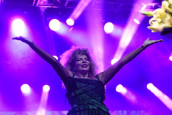 Vanessa da Mata apresenta a turnê "Vem Doce", no 2º dia do Fest Gastronomia, na área de eventos do Álvares Cabral por Carlos Alberto Silva