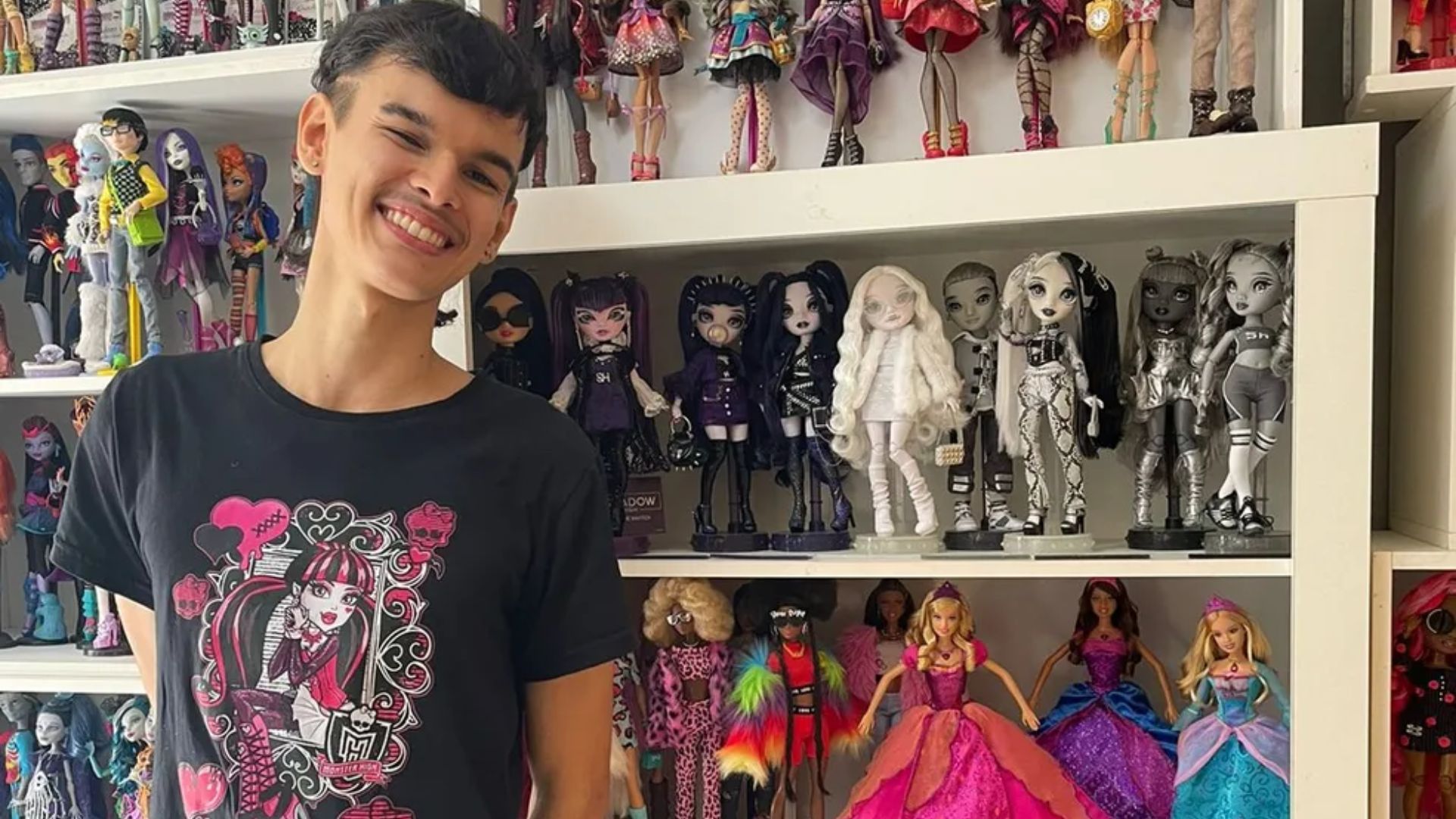 Comecei a fazer roupas para Barbie!