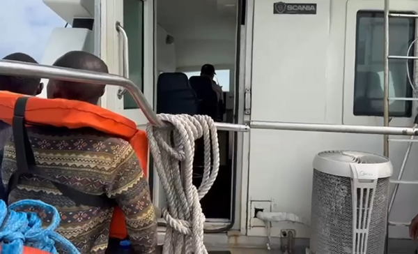 Imigrantes clandestinos foram resgatados após 13 dias escondidos em navio