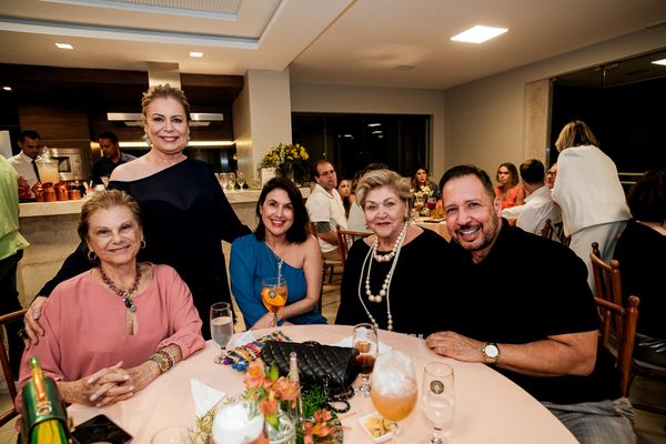Lissu Abad, Sônia Abelha, Renata Rasseli, Regina Pagani e Wesley Sathler