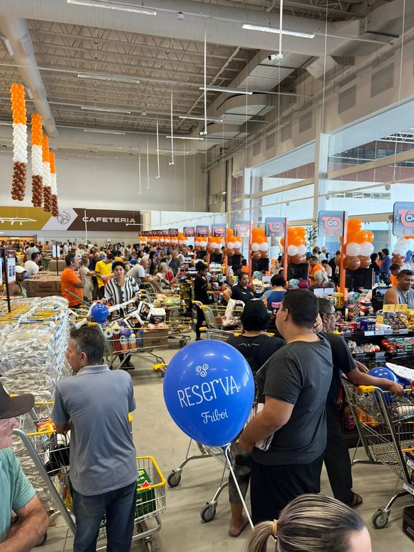 O novo atacarejo funciona de segunda a sábado, 7h às 22h, e aos domingos das 8h às 15h. por Top Max/Divulgação