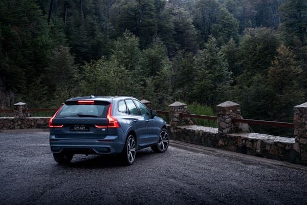 SUV híbrido Volvo XC60 2024