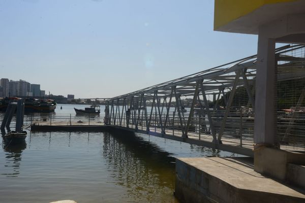 Estação do Aquaviário na Prainha, em Vila Velha, em fase final de acabamento por Ricardo Medeiros