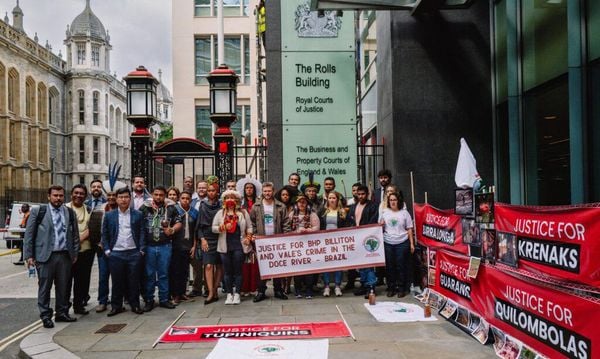 Protesto em Londres contra a Vale a BHP Billiton pela tragédia de Mariana