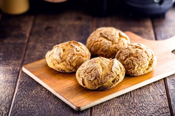 Biscoito de fubá com queijo