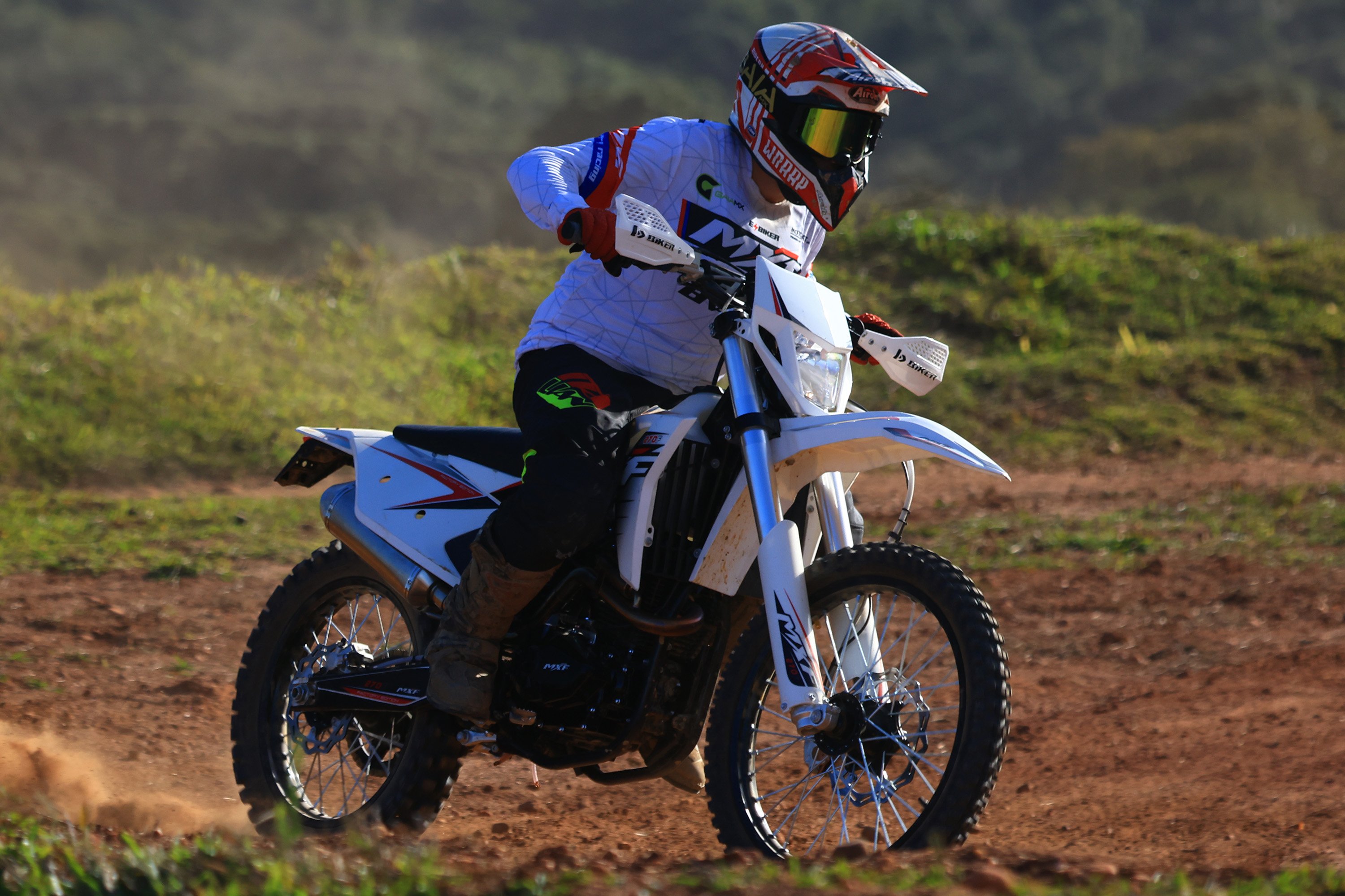 Brasileira MXF lança moto dois tempos para trilha - moto.com.br