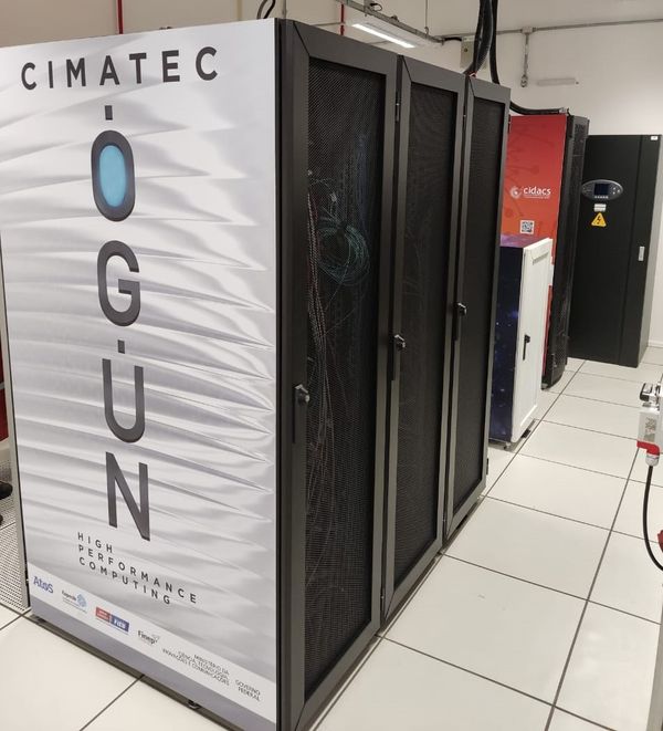 Supercomputador que auxilia nas simulações da qualidade do ar 