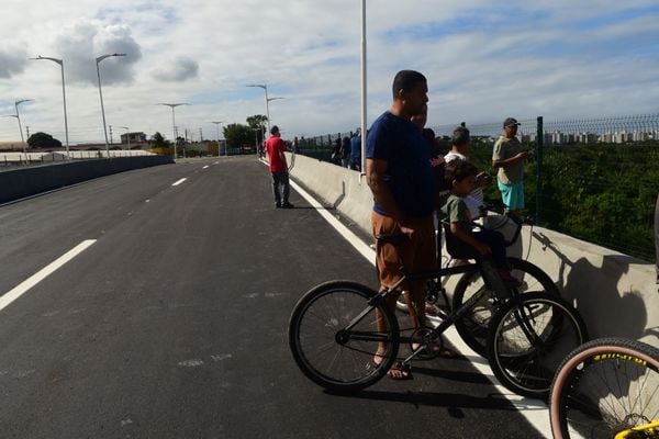 Inauguração do Viaduto de Carapina pelo governador Renato Casagrande  por Carlos Alberto Silva