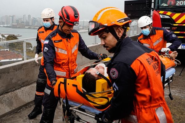 Corpo de Bombeiros Militar realiza simulado de atendimento a ocorrências na Ciclovia da Vida por Vitor Jubini