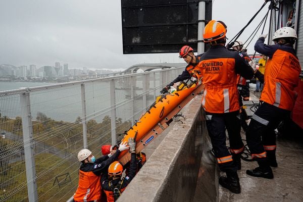 Corpo de Bombeiros Militar realiza simulado de atendimento a ocorrências na Ciclovia da Vida por Vitor Jubini