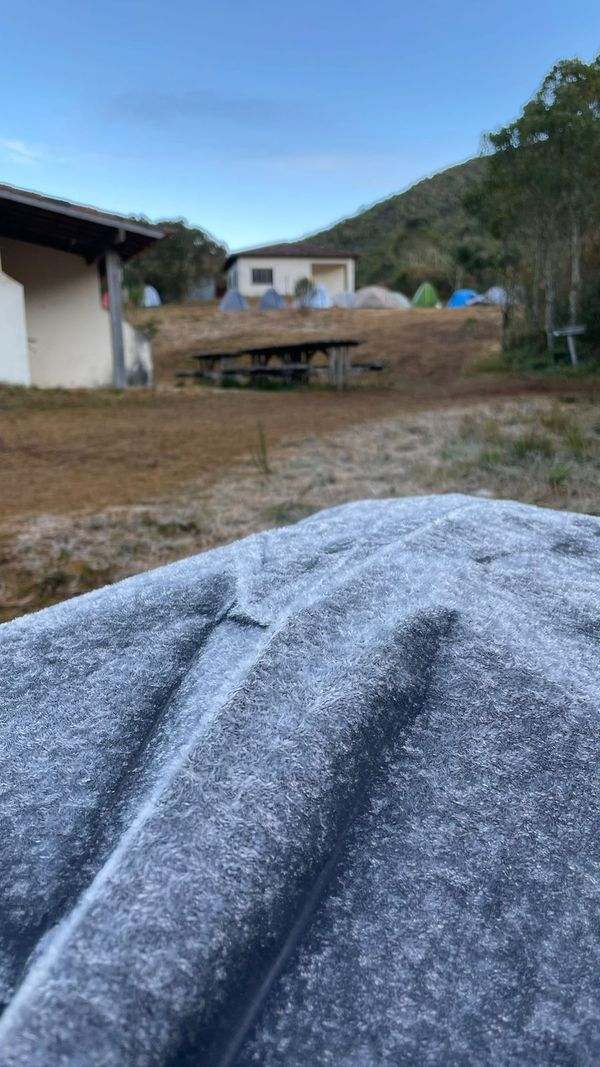 Turista registra temperatura negativa e gelo no parque nacional do Caparaó por André Hoffman