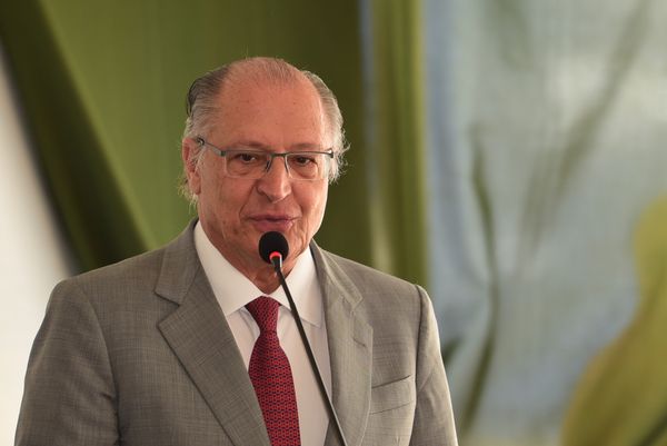 Geraldo Alckmin, vice-presidente da república. Primeira carga de lítio é exportada pelo Porto de Vitória
