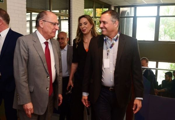 O vice-presidente da república Geraldo Alckmin e o presidente da Rede Gazeta, Café Lindemberg por Ricardo Medeiros
