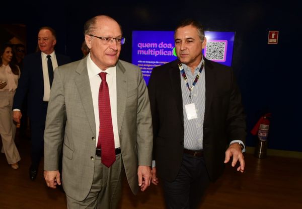 vice-presidente da república, Geraldo Alckmin,  e o presidente da Rede Gazeta, Café Lindenberg por Ricardo Medeiros