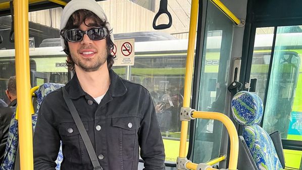 Em podcast, cantor havia contado que participou de 'zoeiras' entre homens e mulheres