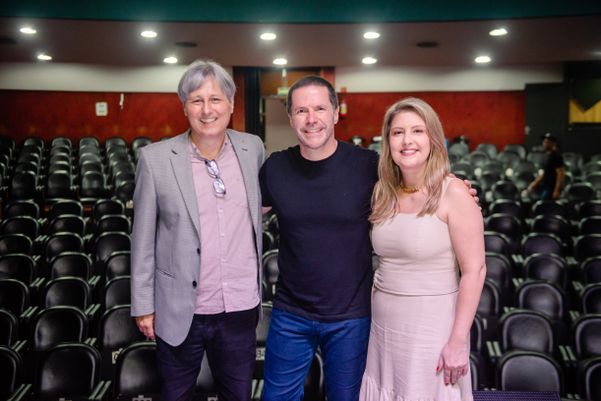 Pedro Mariano com o casal Jose Roberto Santos Neves e Daniella Spadeto