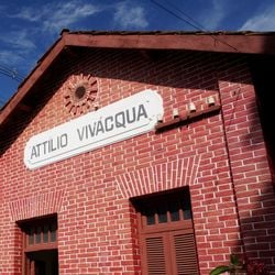 Crime foi registrado na manhã deste domingo (27). A Polícia Militar foi acionada, mas o suspeito não foi preso até o momento