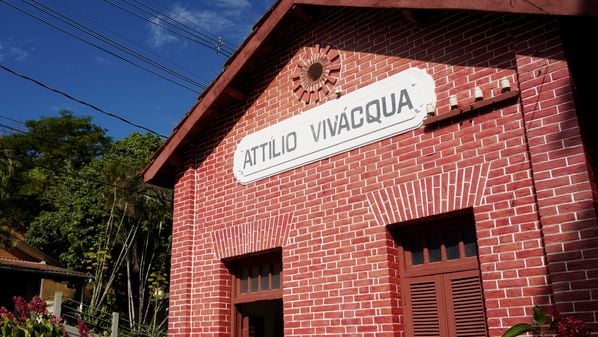 Crime foi registrado na manhã deste domingo (27). A Polícia Militar foi acionada, mas o suspeito não foi preso até o momento