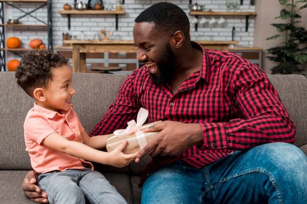 Dia dos Pais: maioria dos consumidores pretende pagar o presente à vista