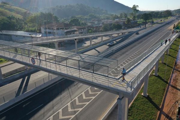Nova passarela é inaugurada na BR 101 nesta sexta (4) em Guarapari 
