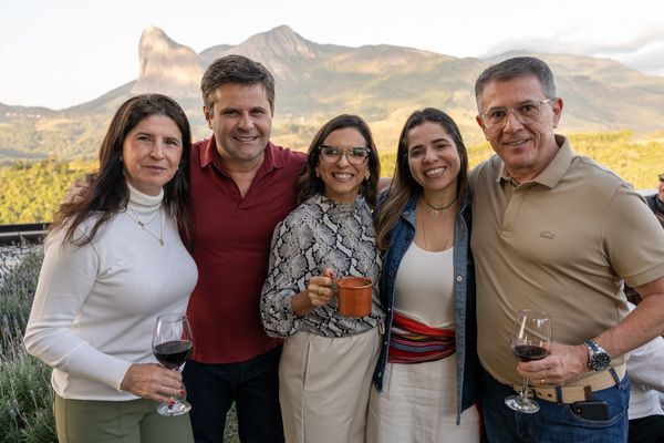 Carla Lacerda, Jonas Giacomin, Tati Gastão, Isabela e Claudio Sipolatti