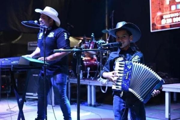 Daniel acompanha o pai em shows pelo Brasil com a banda de forró