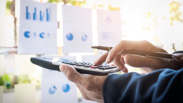 Veja como inflação, juros e liquidez podem impactar seus títulos públicos e quais alternativas são mais adequadas para curto, médio e longo prazo