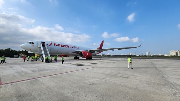Aeronave de cargas saiu de Miami, deixou uma carga de eletrônicos na Capital capixaba e foi para Bogotá, na Colômbia, carregada de produtos capixabas com destino à Europa