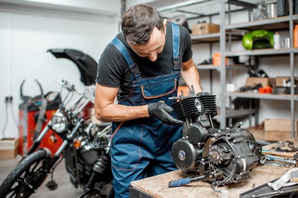 Cinco erros mais frequentes na manutenção na corrente de moto