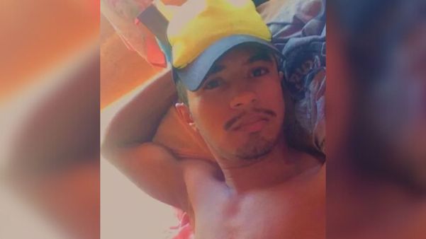 Wellington Gomes, 23 anos, teria entrado na água para salvar uma amiga, mas acabou sendo carregado pela correnteza e desapareceu. 