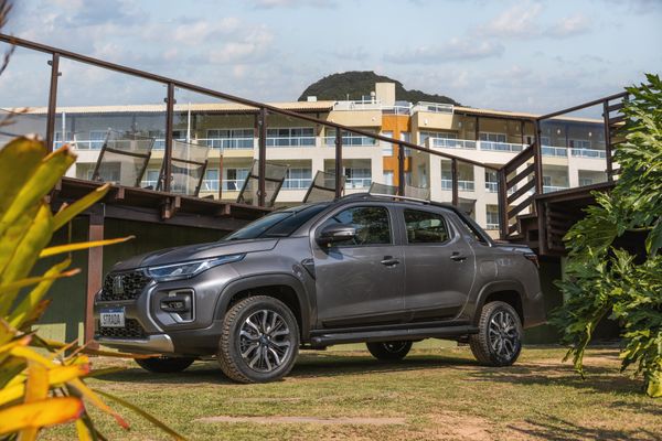 Com o novo motor, a Strada se torna a primeira B-picape turbo flex no mundo por Divulgação