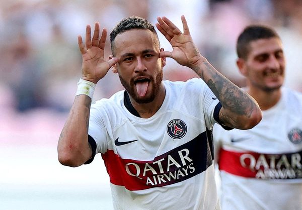 Neymar foi autorizado a negociar retorno ao Barcelona