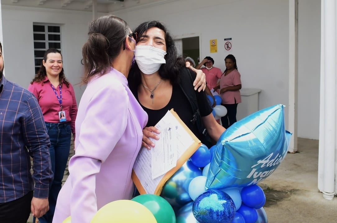 Flávia Saracho, irmã de Ivan, também recebeu carinho especial dos fubcionários do hospital. Crédito: Fernando Madeira