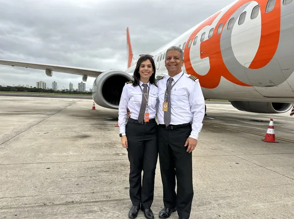 Pilota Bárbara Scandian Cardoso e o pai Isaías: eles dividem o amor da família pela profissão