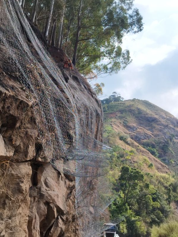 BR 262 vai ganhar proteção contra deslizamentos de pedras  por Divulgação/ Defesa Civil de Venda Nova do Imigrante 