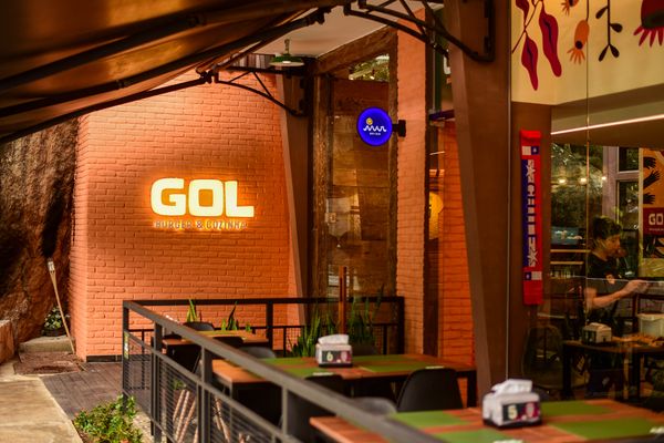 Restaurante fica no Via Cruzeiro Mall, colado na Pedra do Cruzeiro, na Praia do Canto  por Vitor Jubini