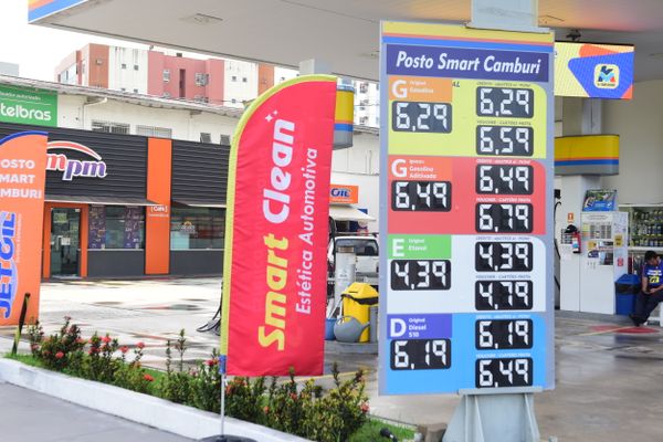 Posto Smart Camburi, em Jardim Camburi reajustou o preço da gasolina, Vitória por Ricardo Medeiros