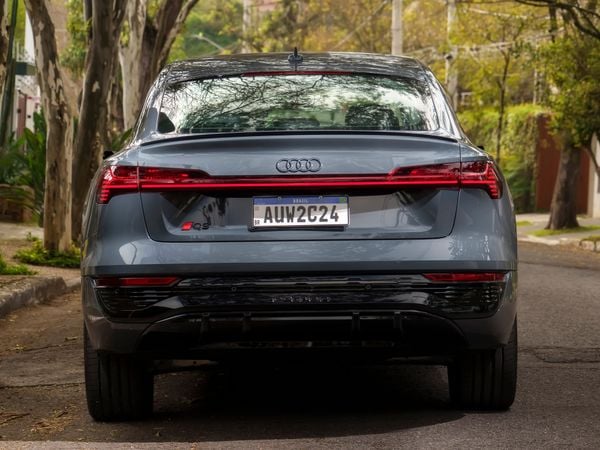 Audi Q8 e-tron Sportback Launch Edition “Quattro”