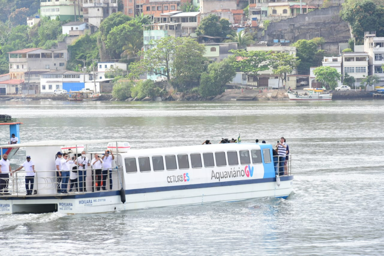 Aquaviário: barco fez primeira viagem neste domingo por Ricardo Medeiros