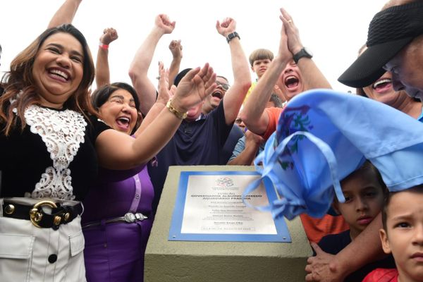 Governador Casagrande e Arnaldinho Borgo, prefeito de Vila Velha, comemoram a inauguração da estação da Prainha, em Vila Velha por Ricardo Medeiros 
