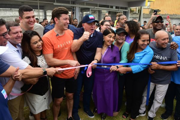 Governador Renato Casagrande ao lado do prefeito de Vila Velha, Arnaldinho Borgo, durante cerimônia de inauguração na estação da Prainha, em Vila Velha por Ricardo Medeiros