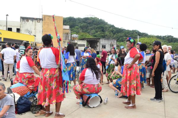 Grupo de congo se apresentou durante inauguração da estação da Prainha, em Vila Velha por Ricardo Medeiros