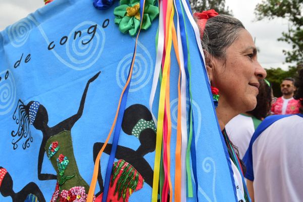 Grupo de congo se apresentou na cerimônia de inauguração na estação da Prainha, em Vila Velha por Ricardo Medeiros