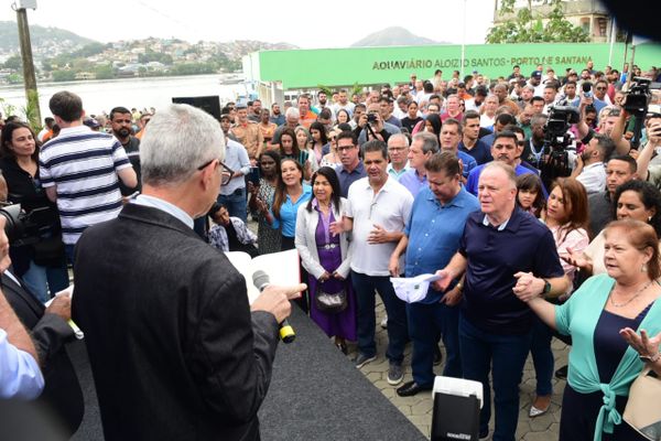 Momento de oração na inauguração do aquaviário em Cariacica por Ricardo Medeiros