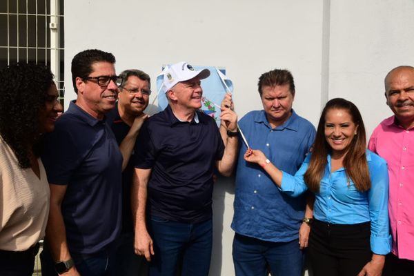 O governador do ES, Renato Casagrande, o prefeito de Cariacica, Euclério Sampaio e o presidente da Assembleia, Marcelos Santos, na inauguração do aquaviário em Porto de Santana, em Cariacica por Ricardo Medeiros