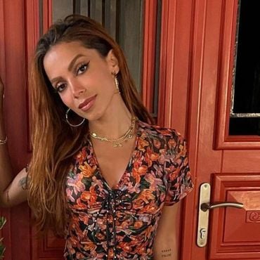 Imagem - Anitta faz limpeza espiritual em mansão e diz: 'Quem comanda essa energia sou eu'