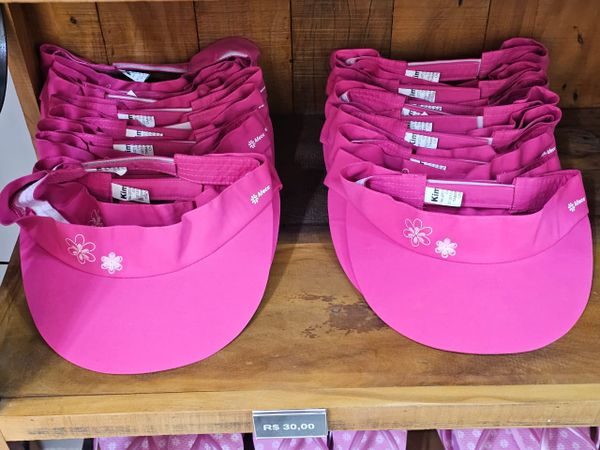 Produtos da loja do Outubro Rosa 2023